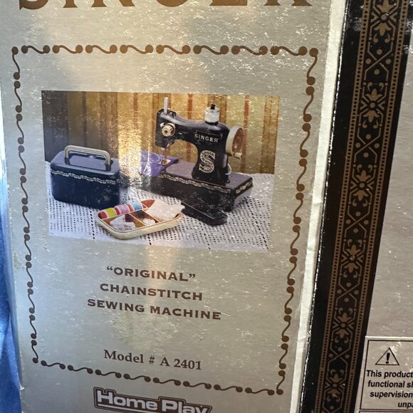 Singer sewing machine - Picture 2 of 5